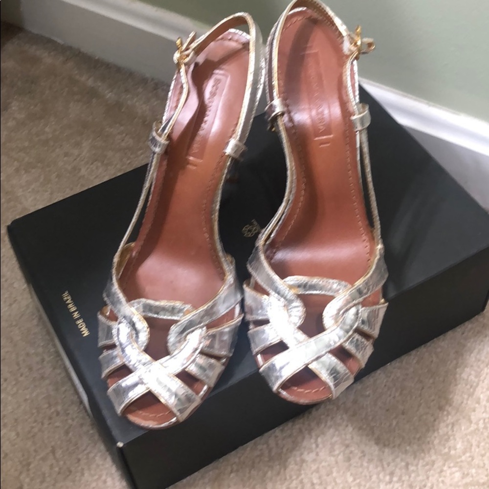 Bcbg Silver Pump. - image 3